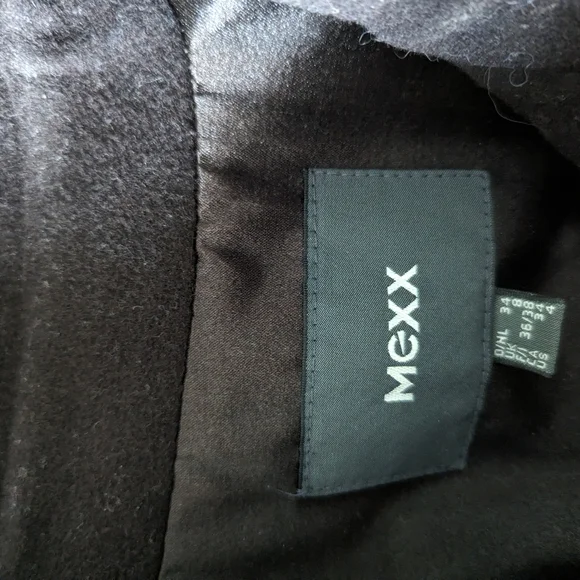 Winter coat - Picture 2 of 4